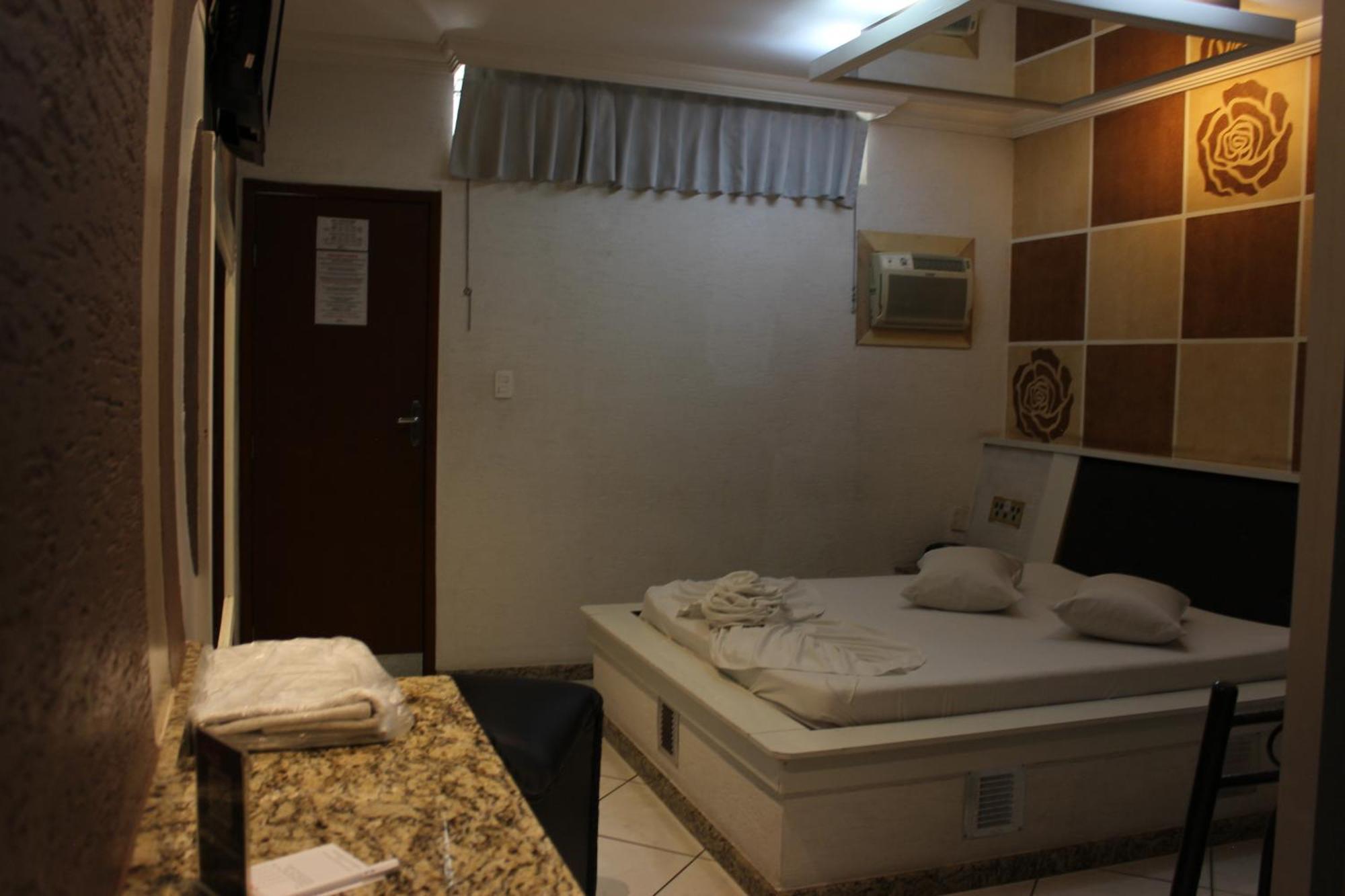 Motel Sunny Day Economy Betim Esterno foto